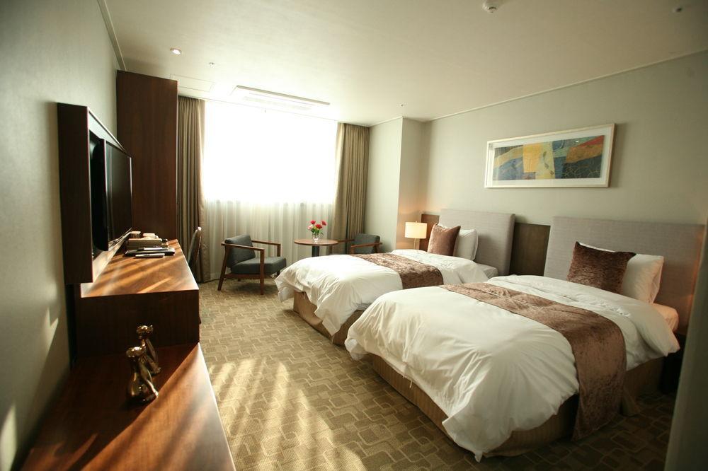 Hyunjin Tourist Hotel Donghae Eksteriør bilde