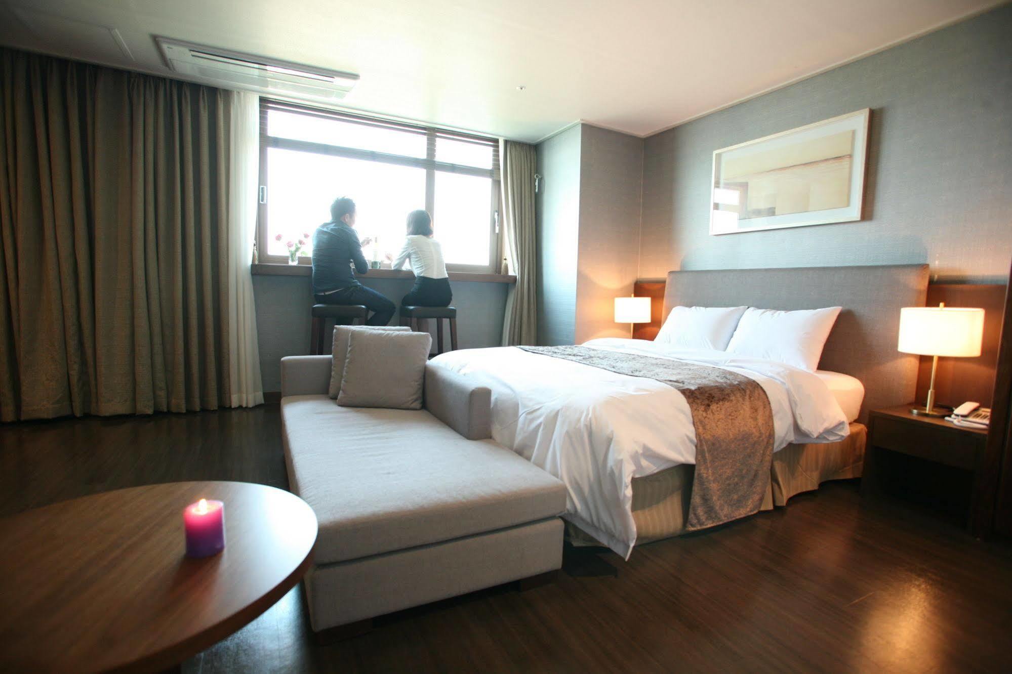 Hyunjin Tourist Hotel Donghae Eksteriør bilde