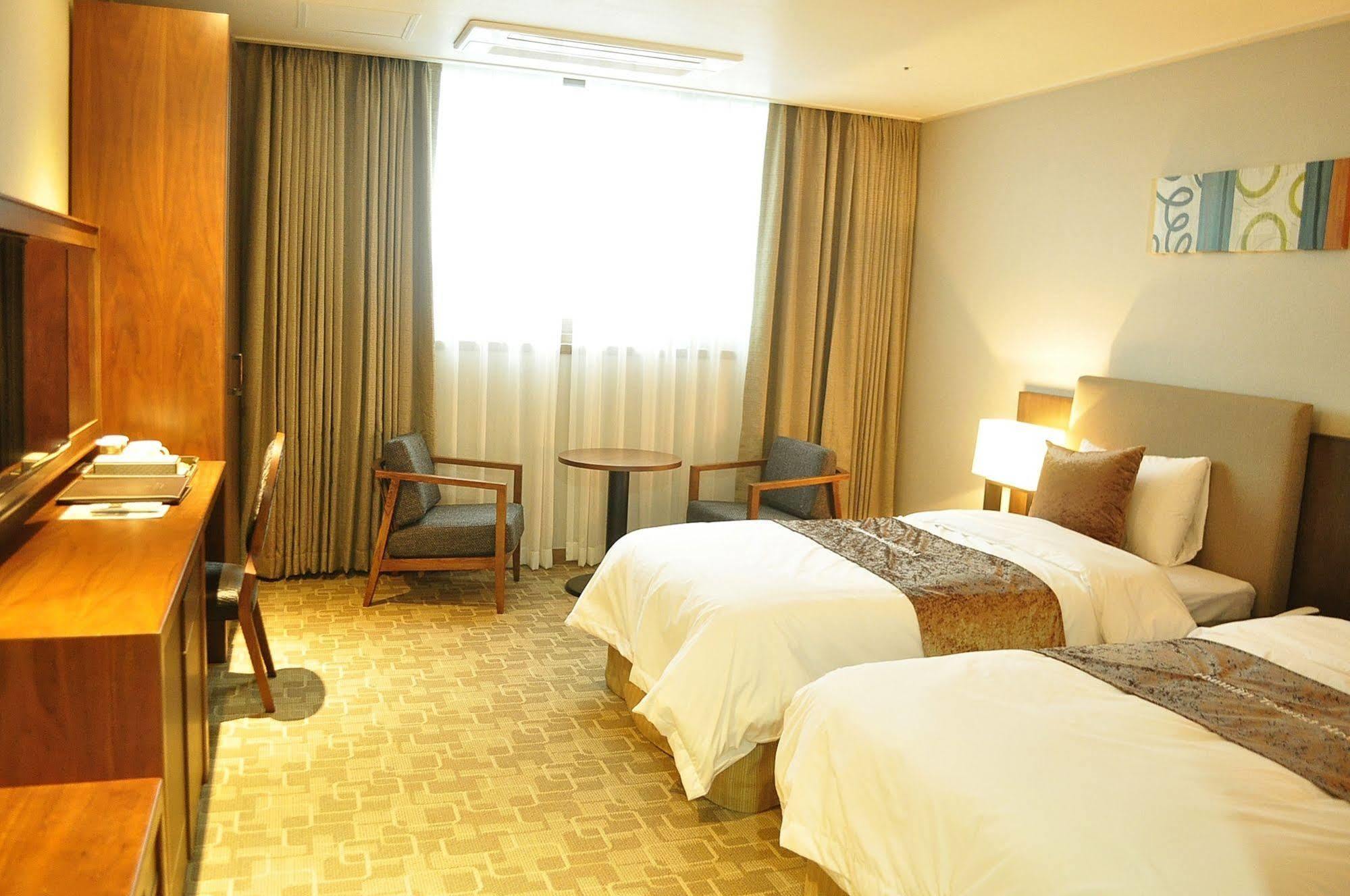 Hyunjin Tourist Hotel Donghae Eksteriør bilde