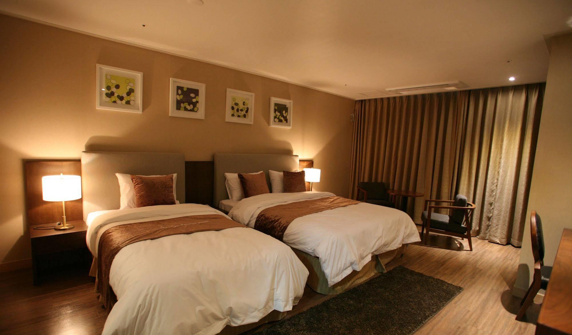 Hyunjin Tourist Hotel Donghae Eksteriør bilde